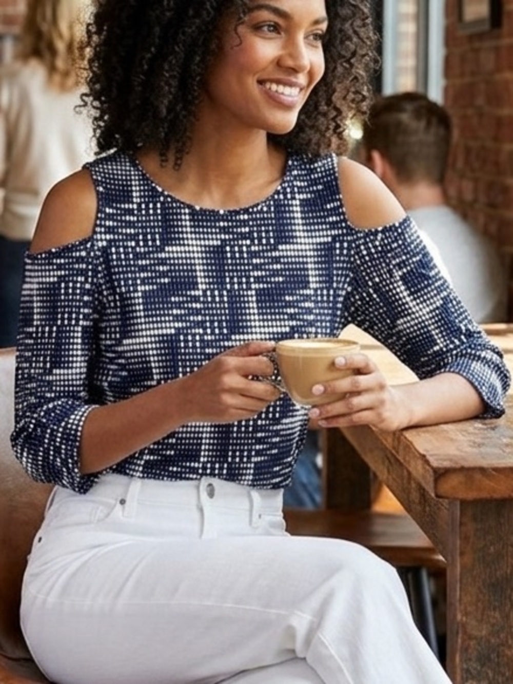 💕Alfani Navy and White Patterned Blouse, cold shoulder, stretchy, hi/lo